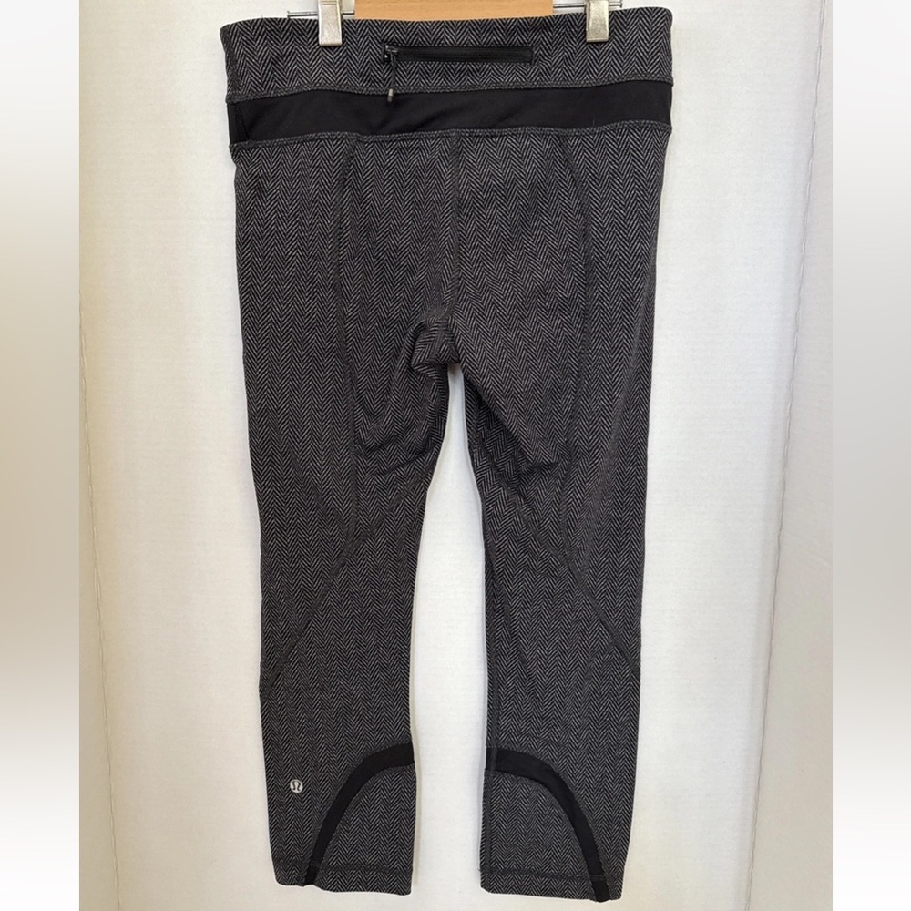 Lululemon Run: Inspire Crop II Pique Herringbone Black Slate - Size 6 - Picture 4 of 9